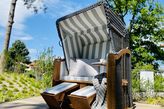 Strandkorb auf wohnungseigener Terrasse